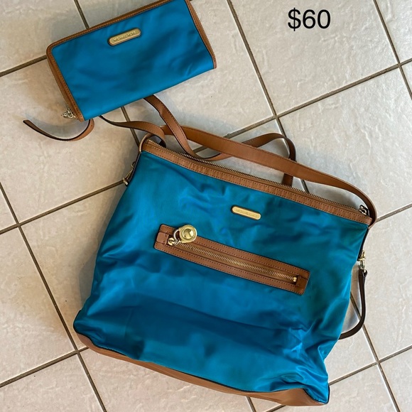 Michael Kors Handbags - Michael Kors tote bag with wallet